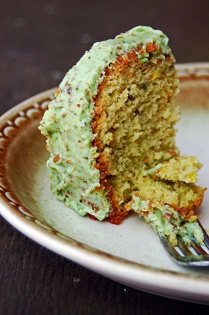 Vegan carrot and pistachio cake